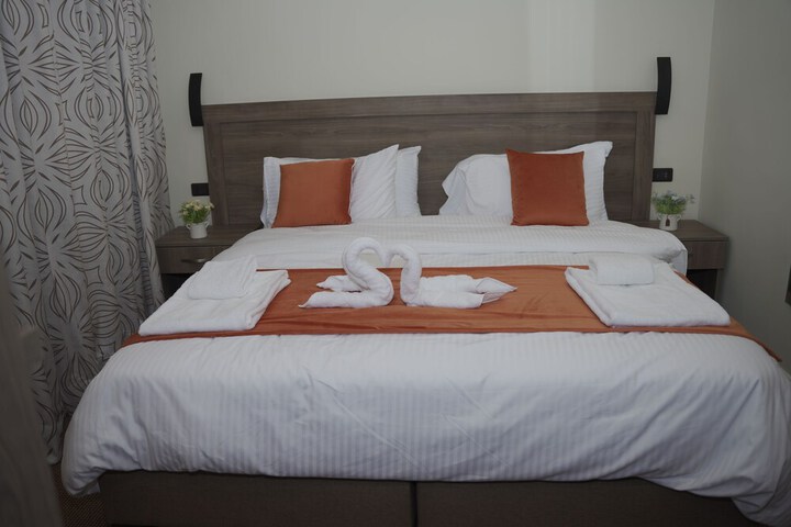 Room 8 of 23