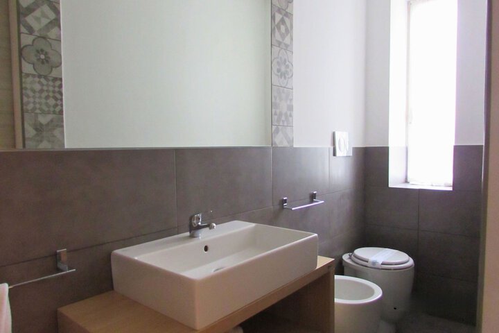 Room 9 of 27