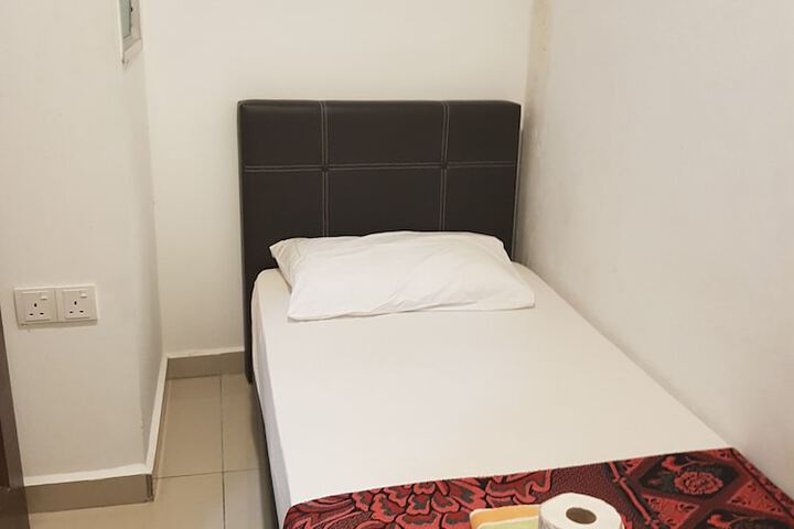 Room 7 of 96