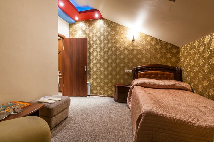Room 6 of 57