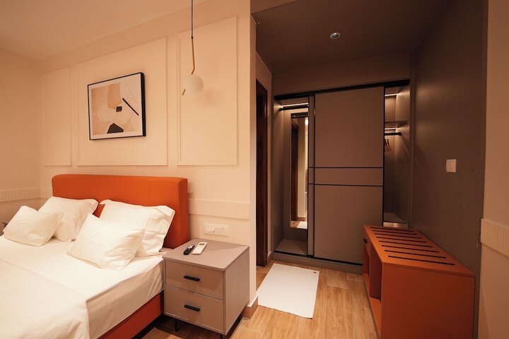 Room 8 of 49