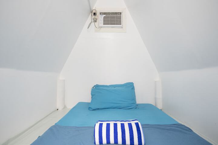 Room 12 of 37
