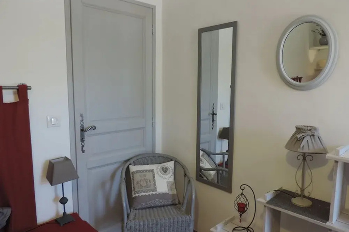 Room 5 of 15