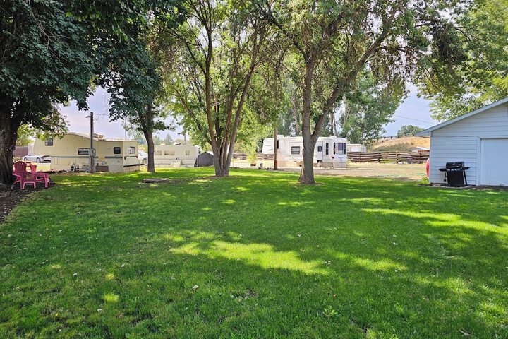 Property Grounds 42 of 44