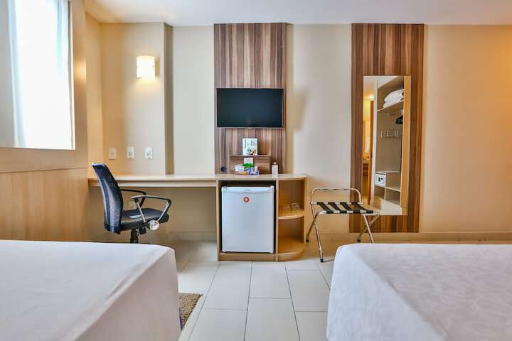 Room 10 of 75