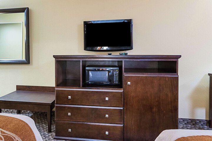 Room 6 of 20