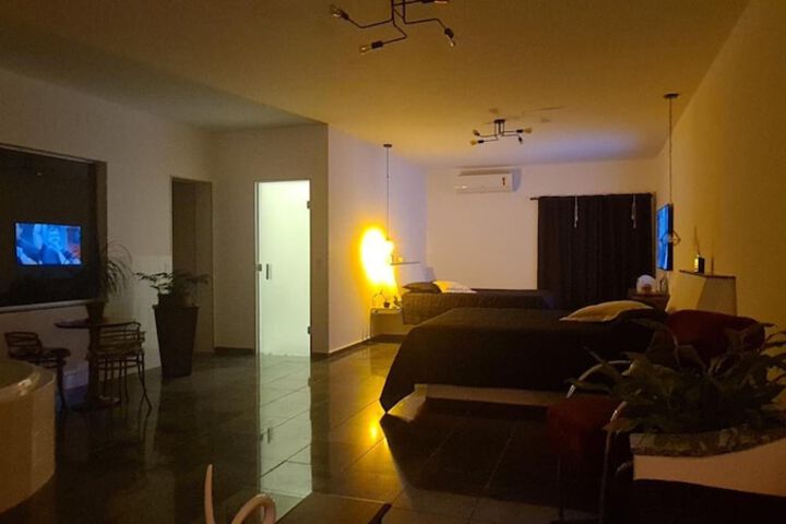 Room 28 of 53