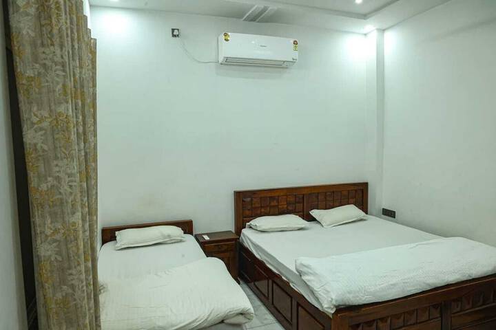 Room 7 of 15