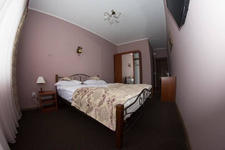 Room 3 of 27