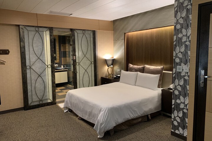 Room 20 of 54