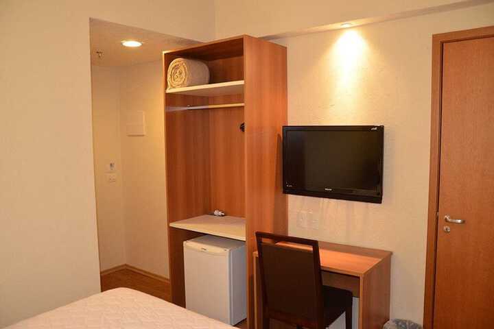 Room 10 of 45