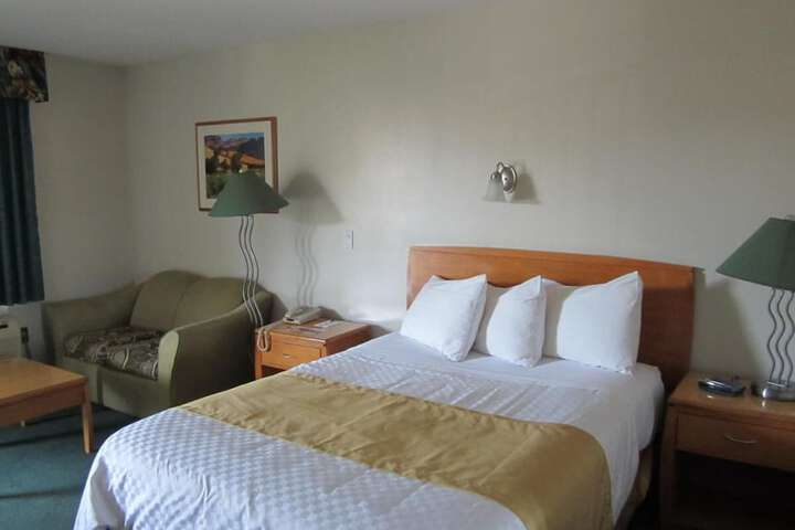 Room 8 of 17