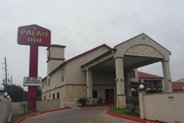 Hotel 18 of 21