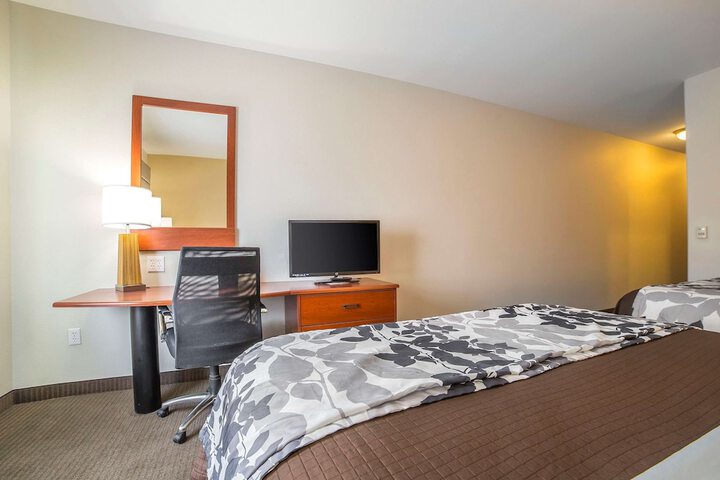 Room 10 of 33