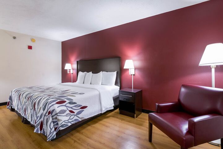 Superior King Bed (2 of 9)