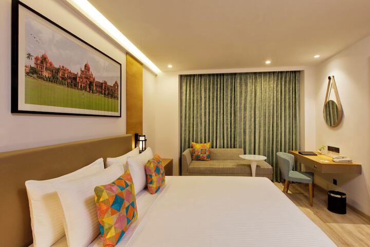 Room 12 of 40