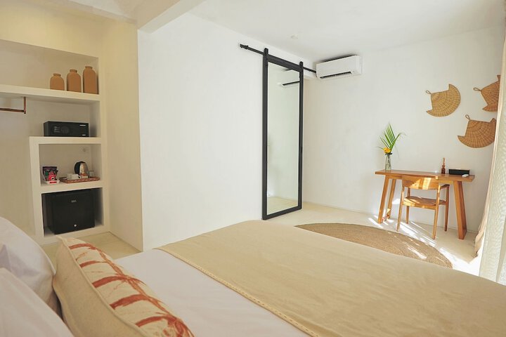 Room 4 of 37