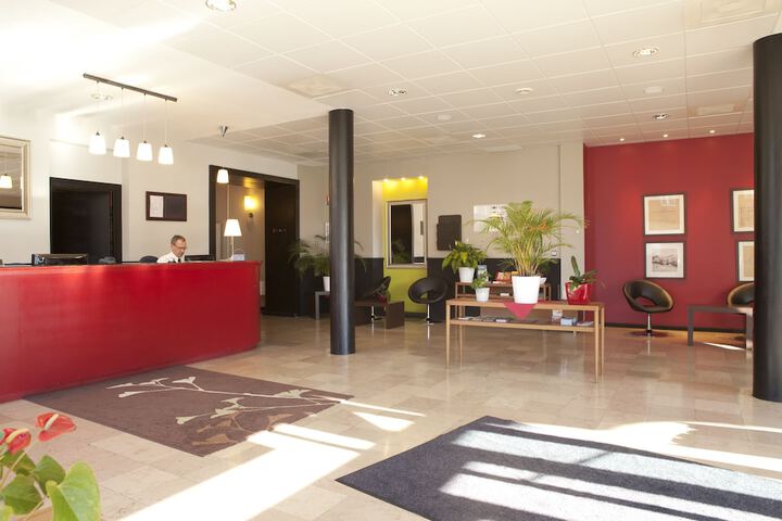 Hotel Interior 4 of 40