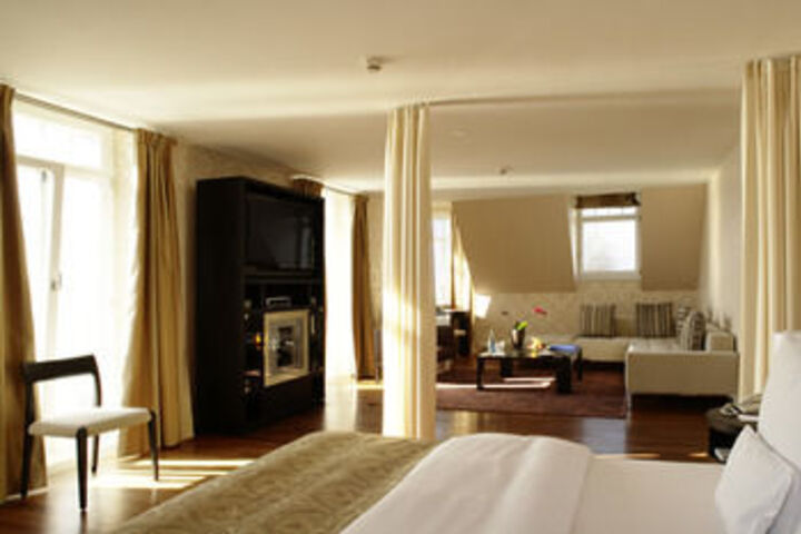 Room 48 of 93