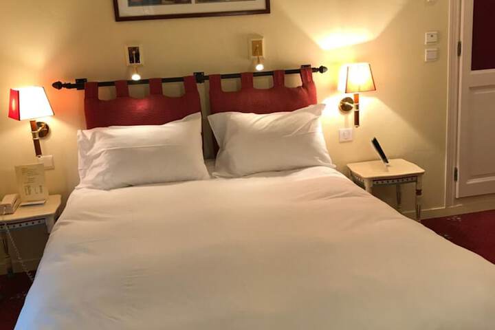 Room 17 of 49