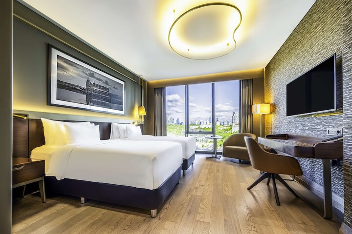 Room 43 of 202