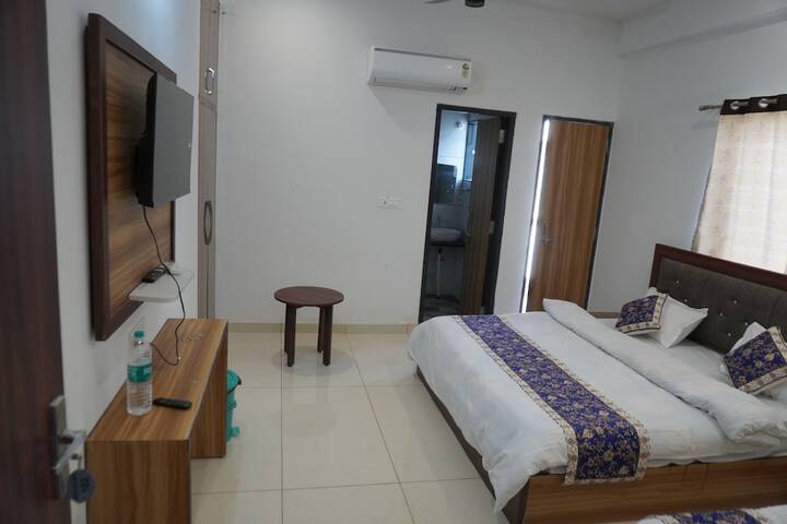 Room 28 of 49