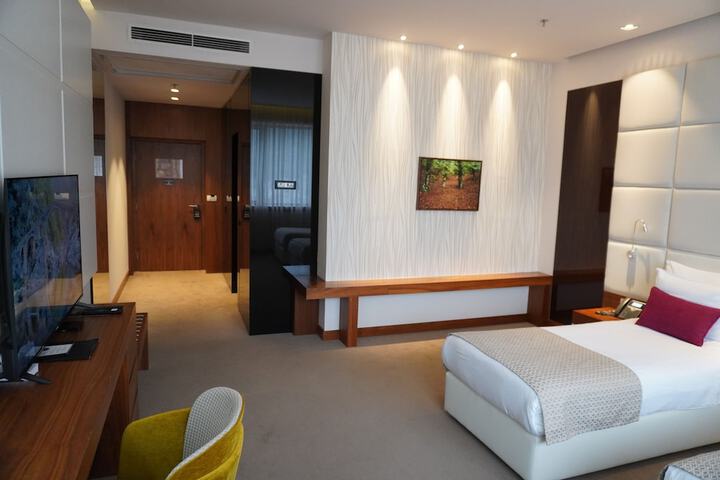 Room 50 of 146