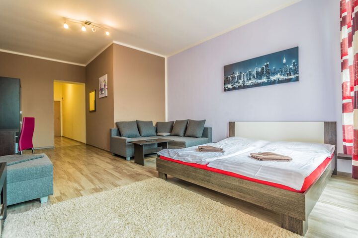 Room 7 of 20
