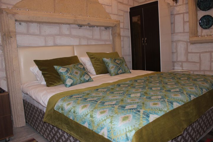 Room 4 of 61