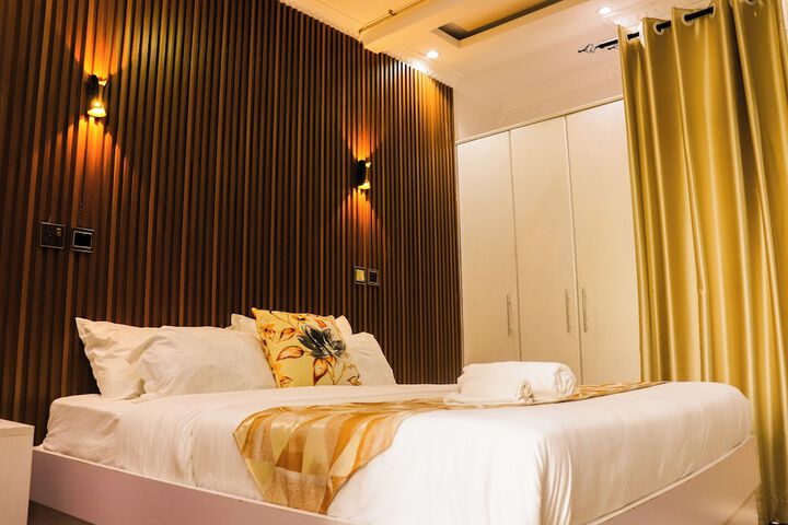 Room 28 of 60