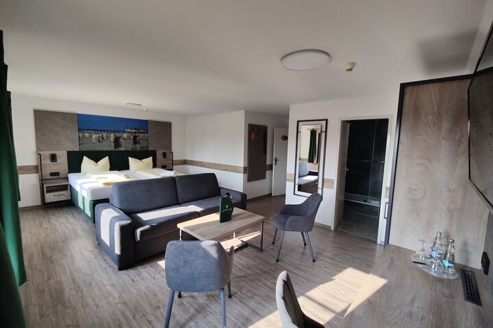 Room 32 of 73