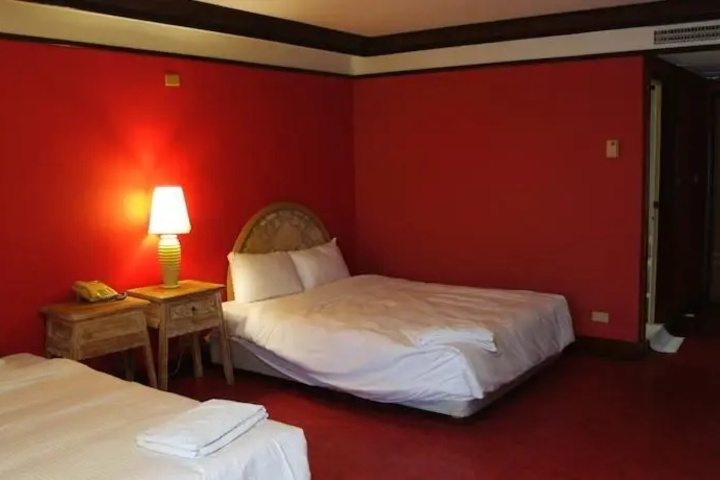 Room 3 of 6