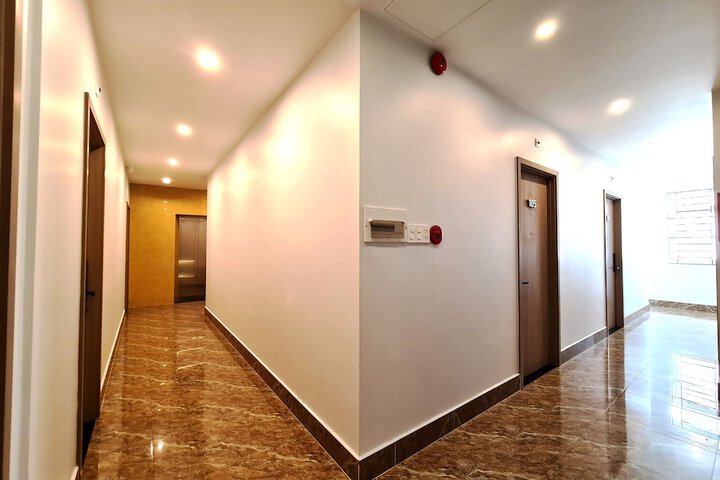Ballroom/Hall 25 of 27