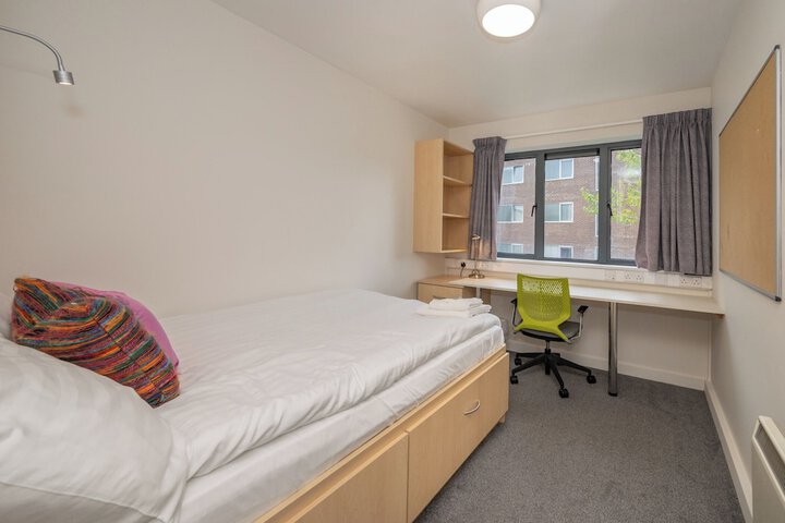 Room 2 of 26