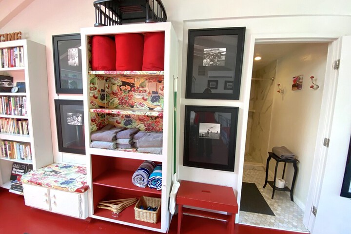Room 13 of 81