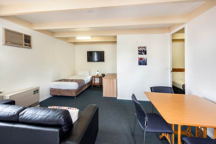 Room 5 of 37
