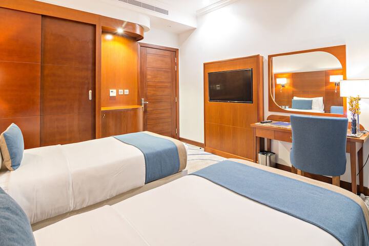 Room 25 of 84