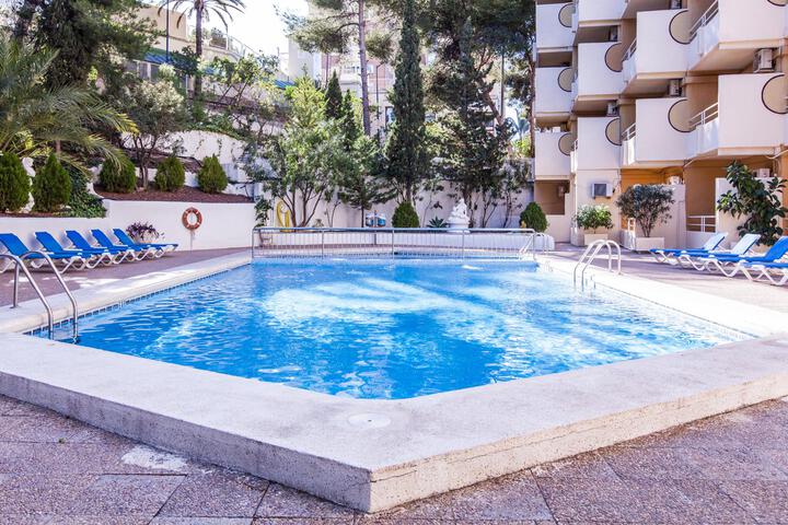 Hotel with Pool