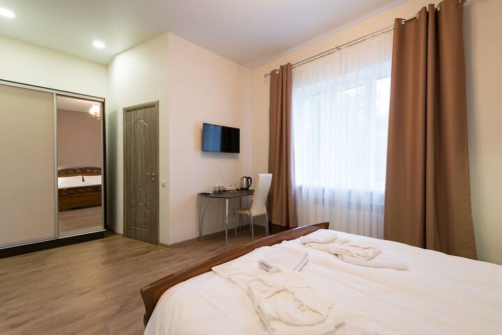 Room 5 of 101