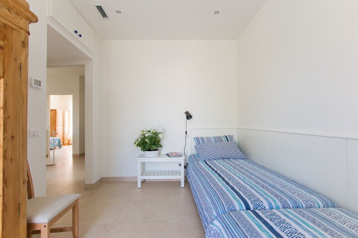 Room 10 of 56