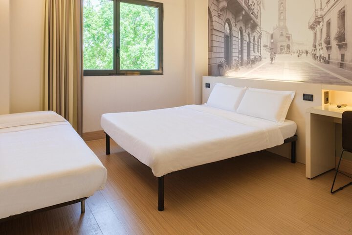 Room 21 of 49