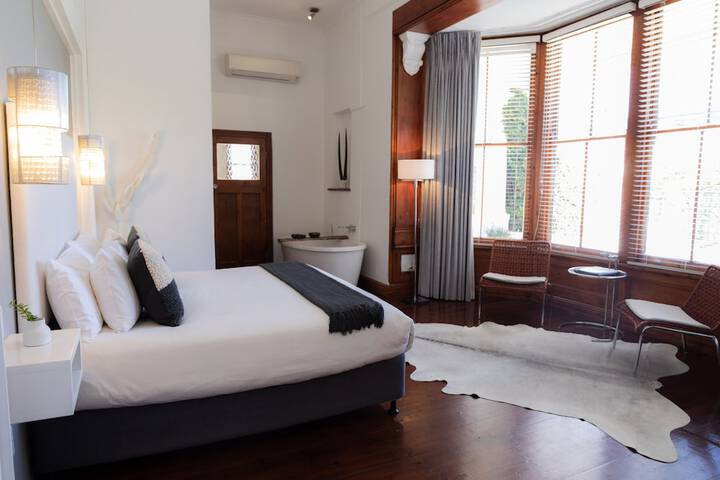 Room 10 of 51