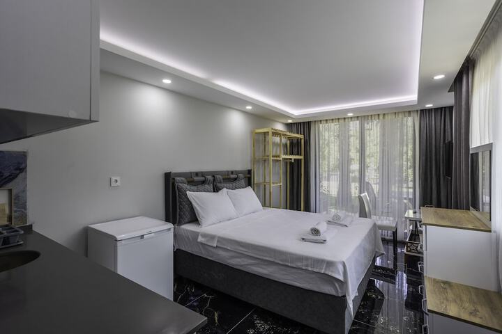 Room 2 of 20