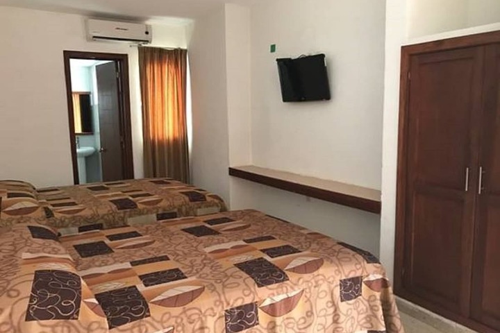 Room 4 of 32