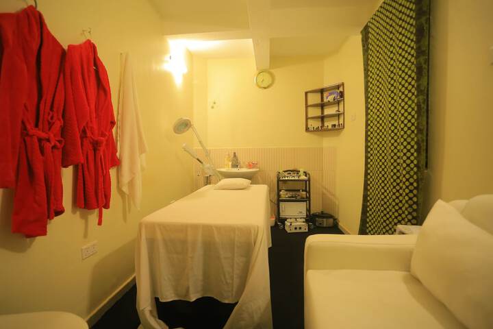 Hotel Interior 112 of 182