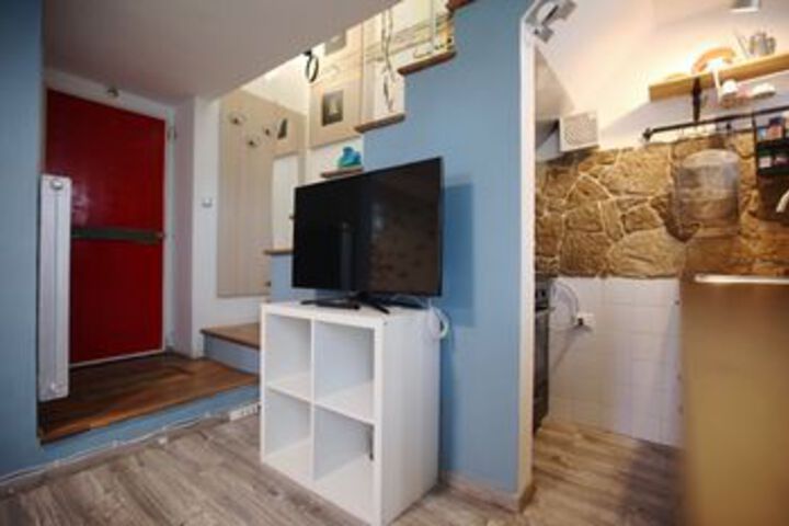 Room 7 of 18