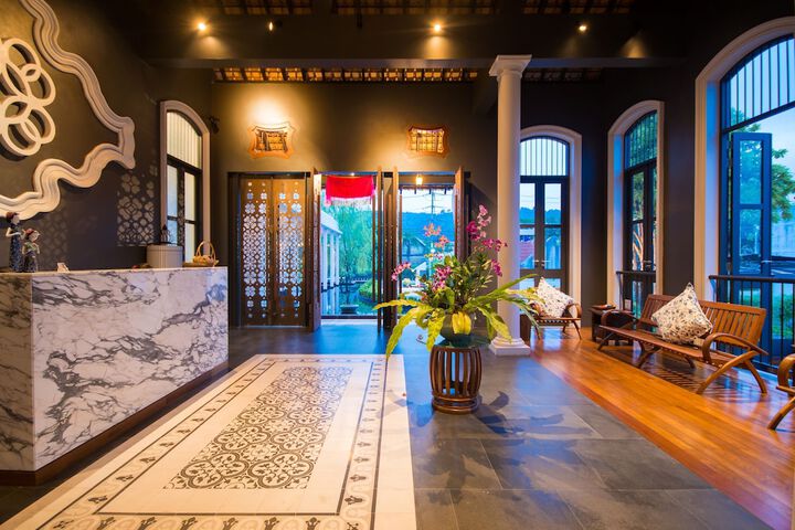 Lobby Entry