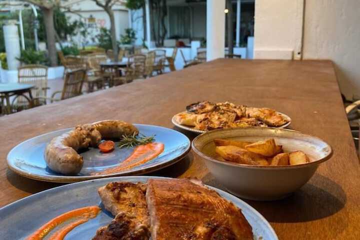 Dining 39 of 61