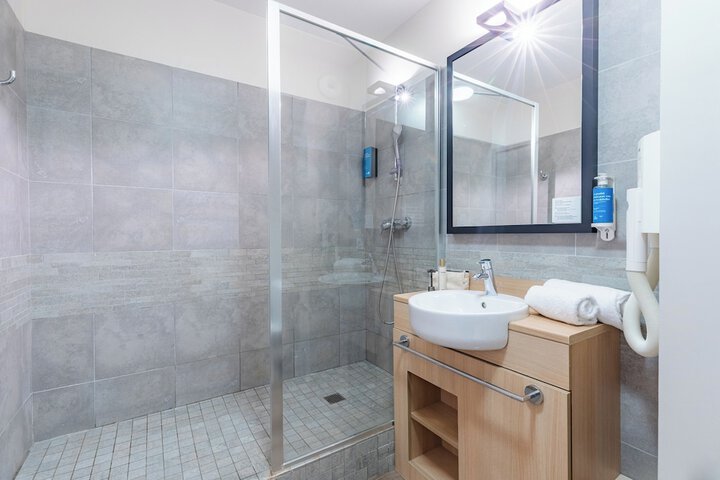 Room 15 of 21