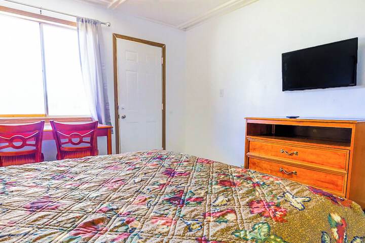 Room 13 of 36